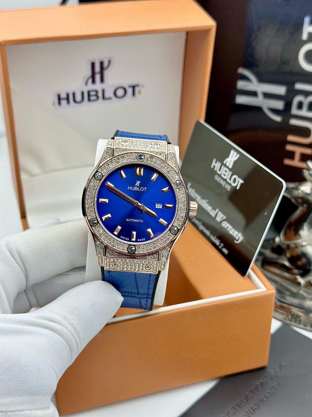 Hublo luxury leather watch with plastic box 009