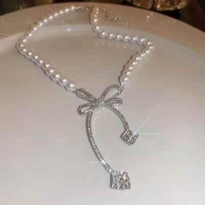 Fiesta frenzy pearl necklace