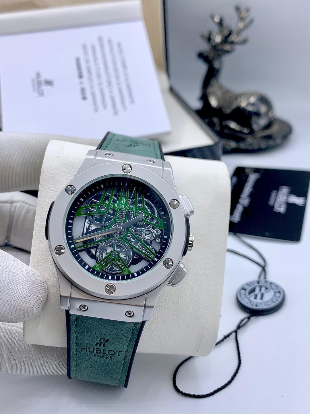 Hublot lumin green strap 001 with plastic box