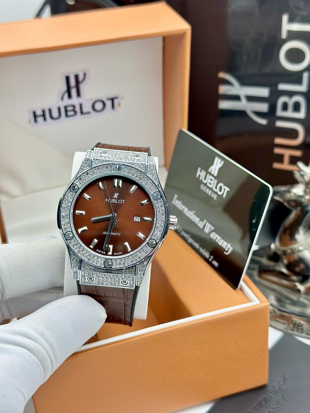 Hublo luxury leather watch with plastic box 004