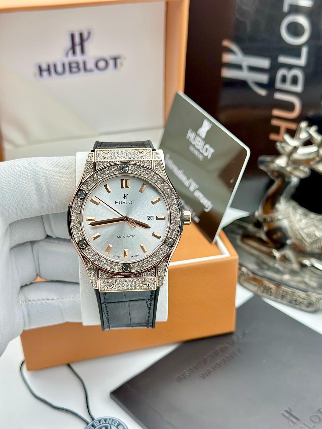 Hublo luxury leather watch with plastic box 007