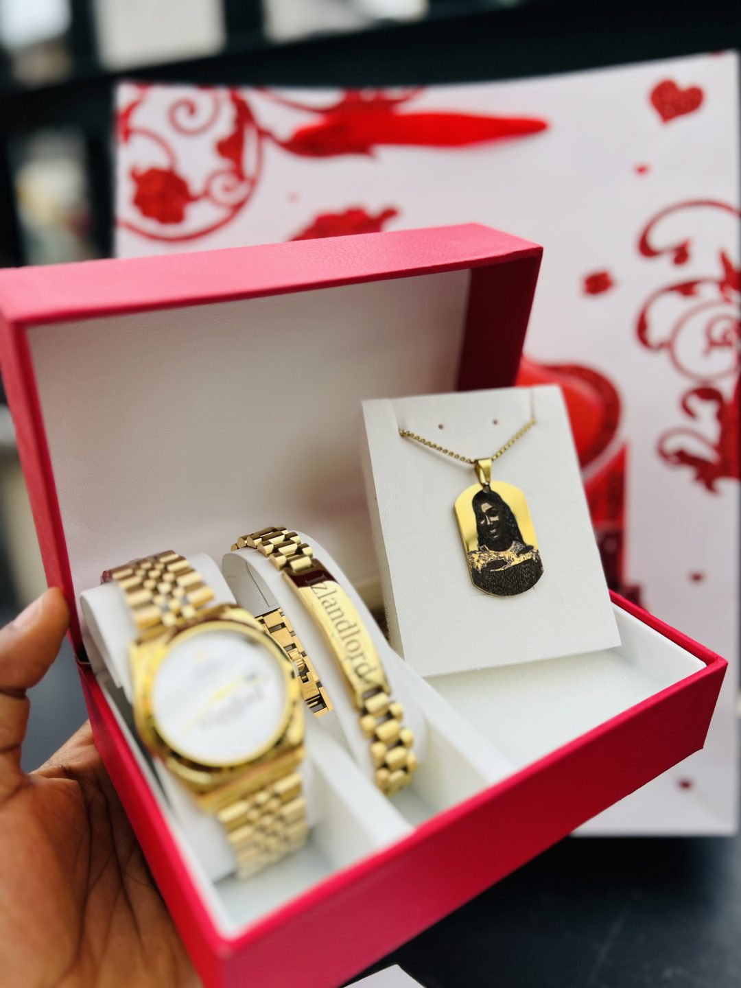 Engraved picture necklace combo with box! - Image 3
