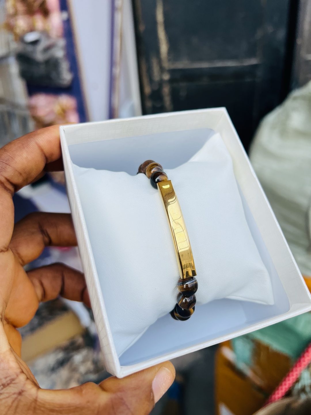 Engraved brown beaded bracelet 001