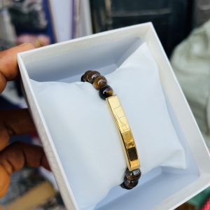 Engraved brown beaded bracelet 001