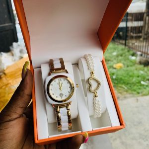 Guess gold set with plastic box