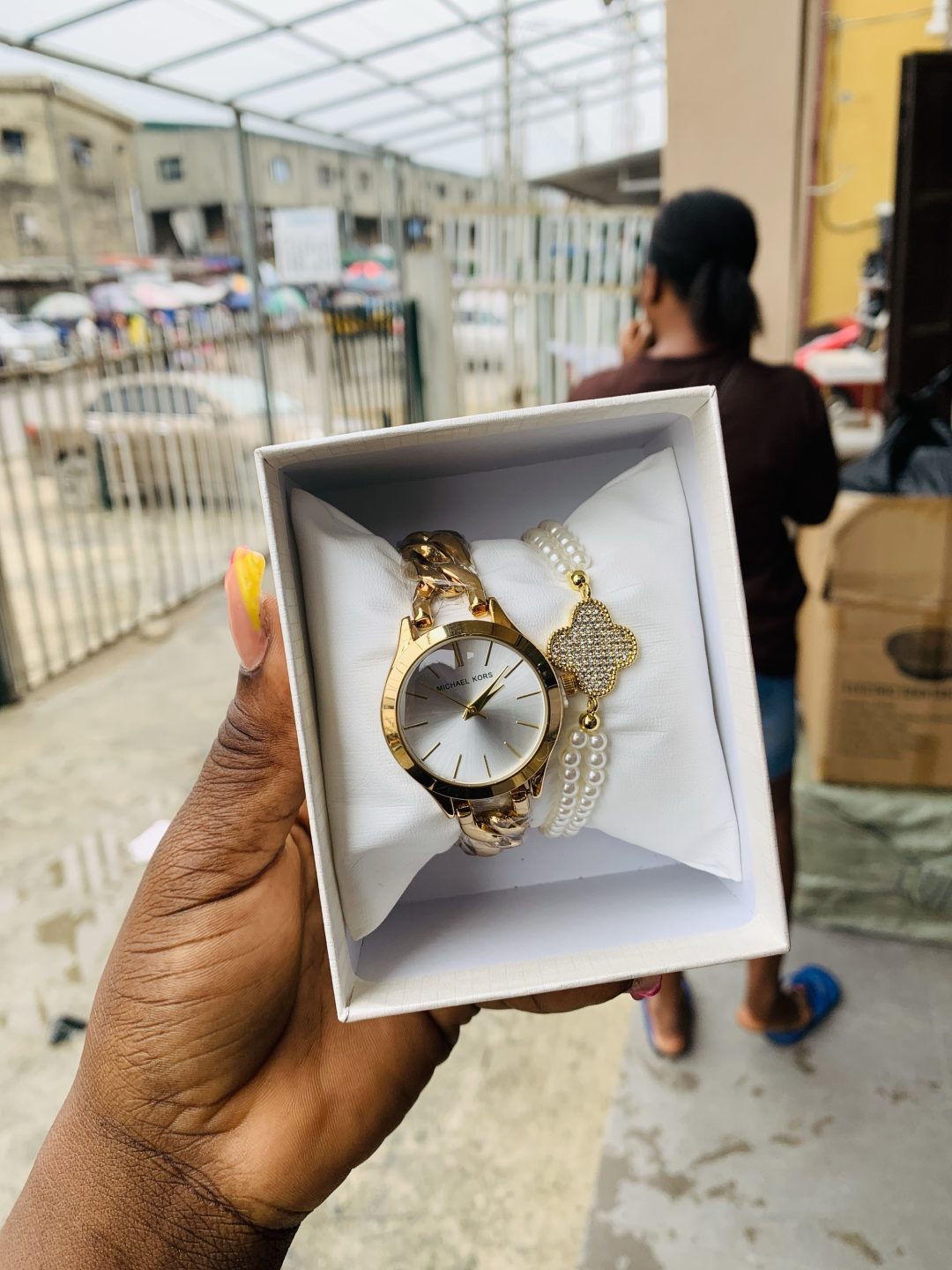Micheal Kors gold combo with plastic box - Image 4