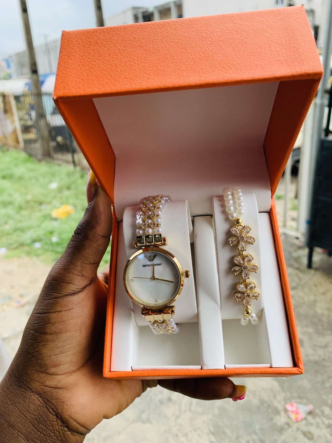 Emporio gold set with plastic box - Image 2