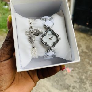 Van Clef silver set with plastic box