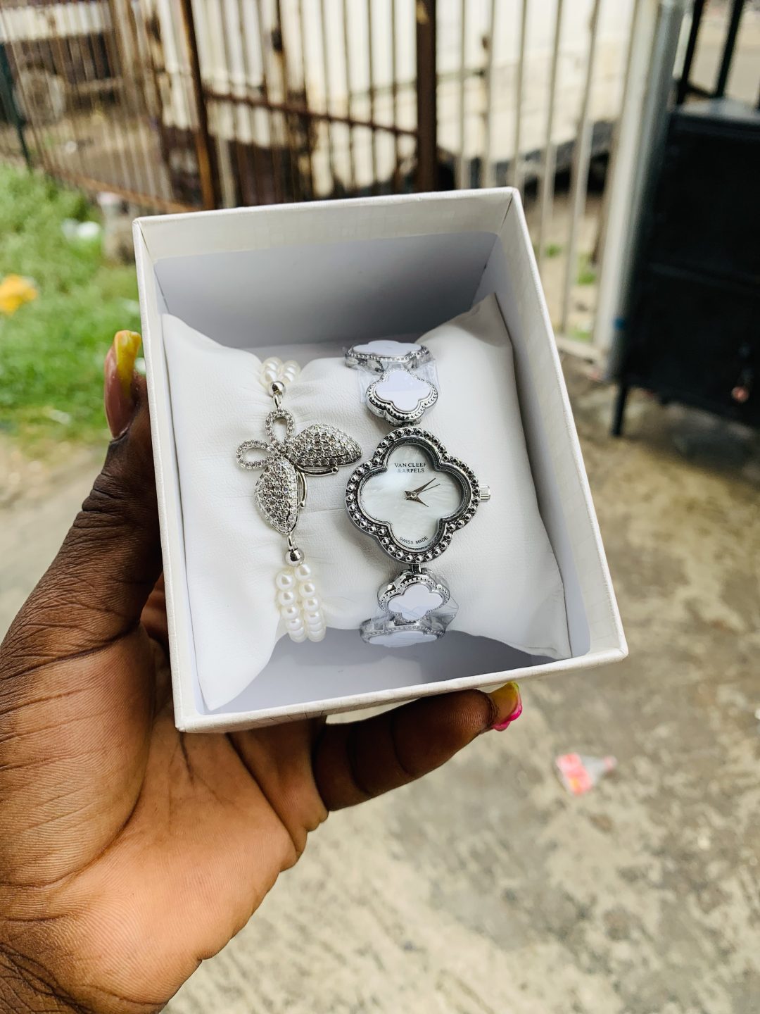 Van Clef silver set with plastic box
