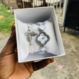 Van Clef silver set with plastic box