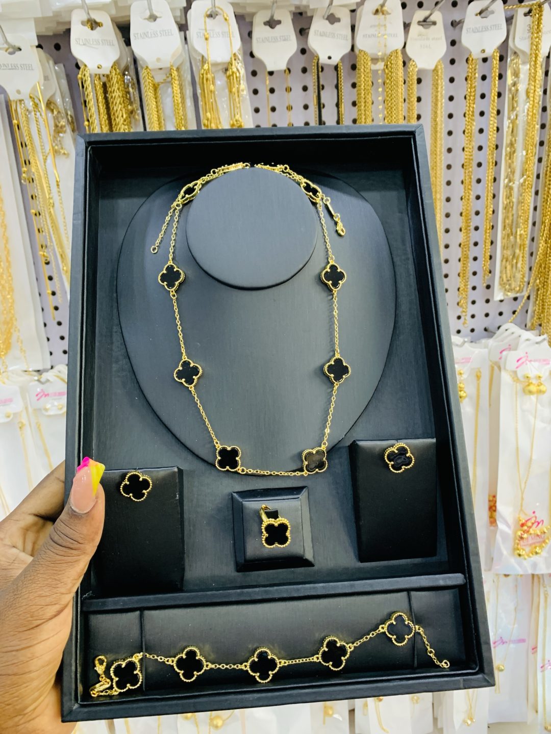 Black VAC Luxury set without box - Image 3