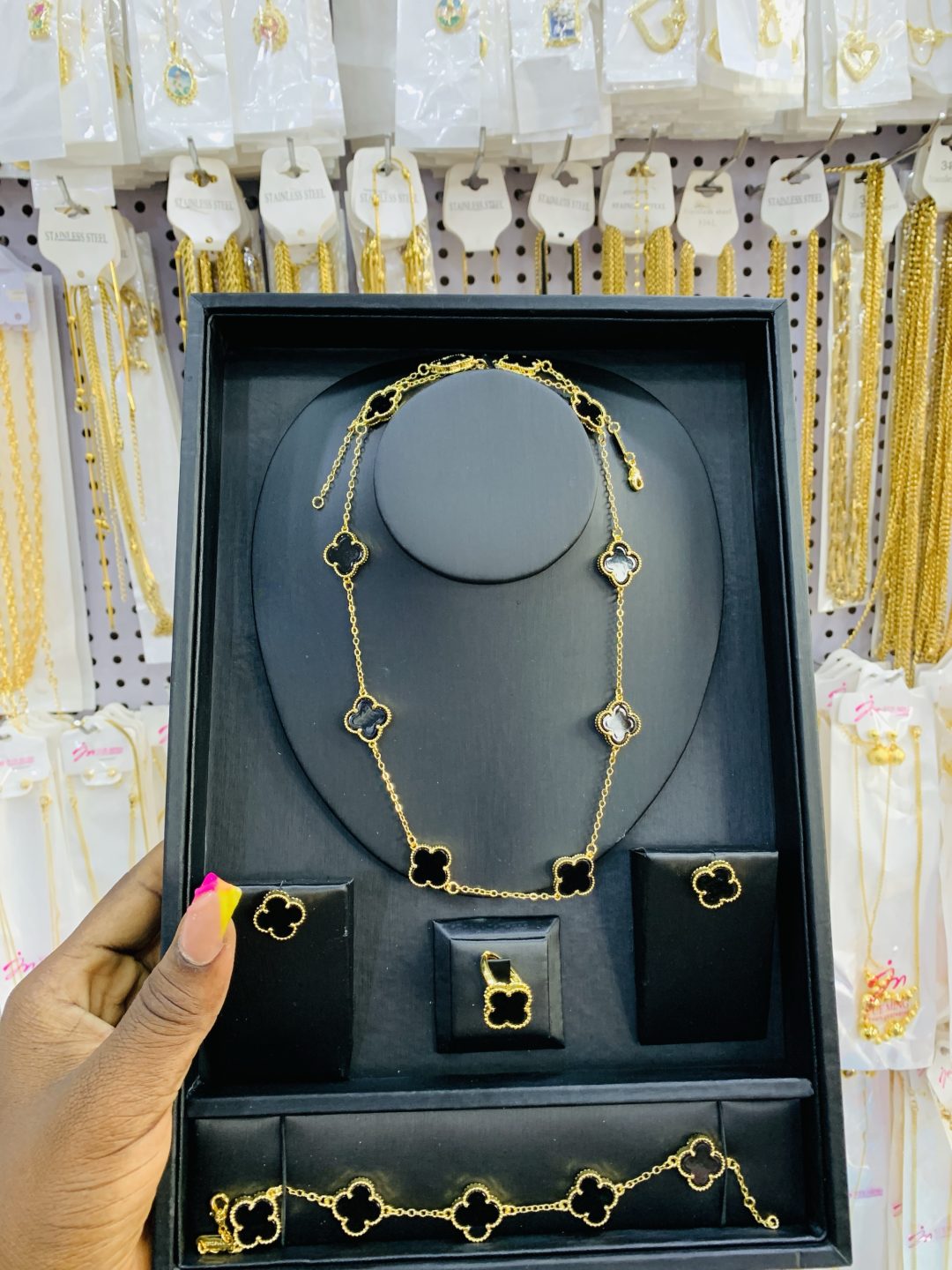 Black VAC Luxury set without box - Image 2