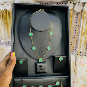 Green VCA set comes boxed