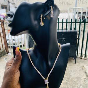 Rectangle gold zirconia set with box
