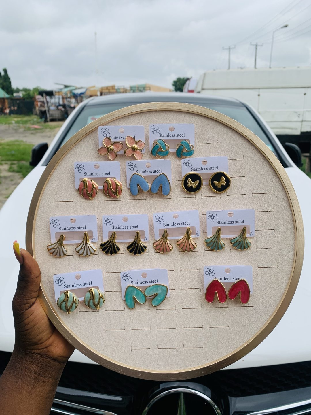 A dozen of statements earrings  002
