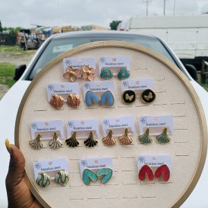 A dozen of statements earrings  002