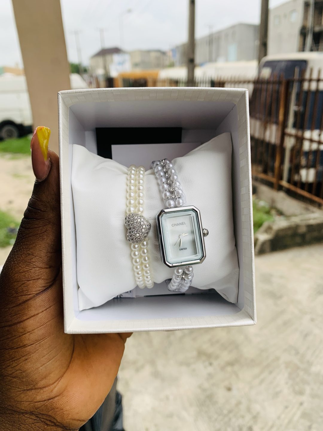 Cattier pearl watch combo with box - Image 2