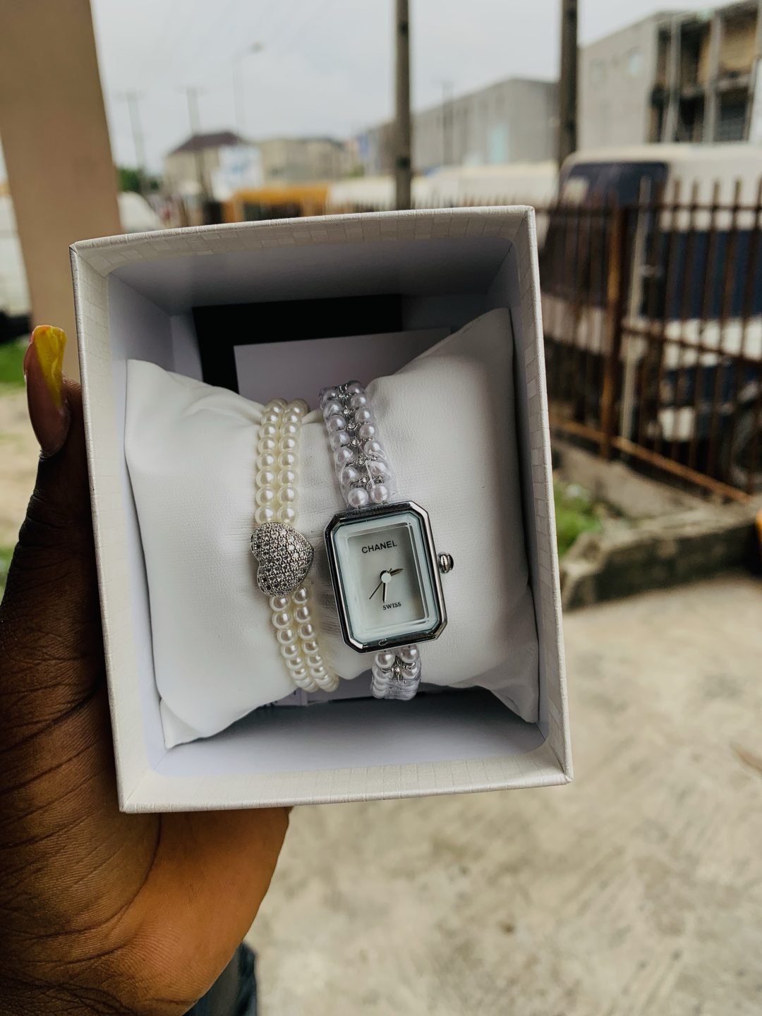 Cattier pearl watch combo with box - Image 4