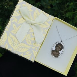 Engraved silver oval stoned necklace
