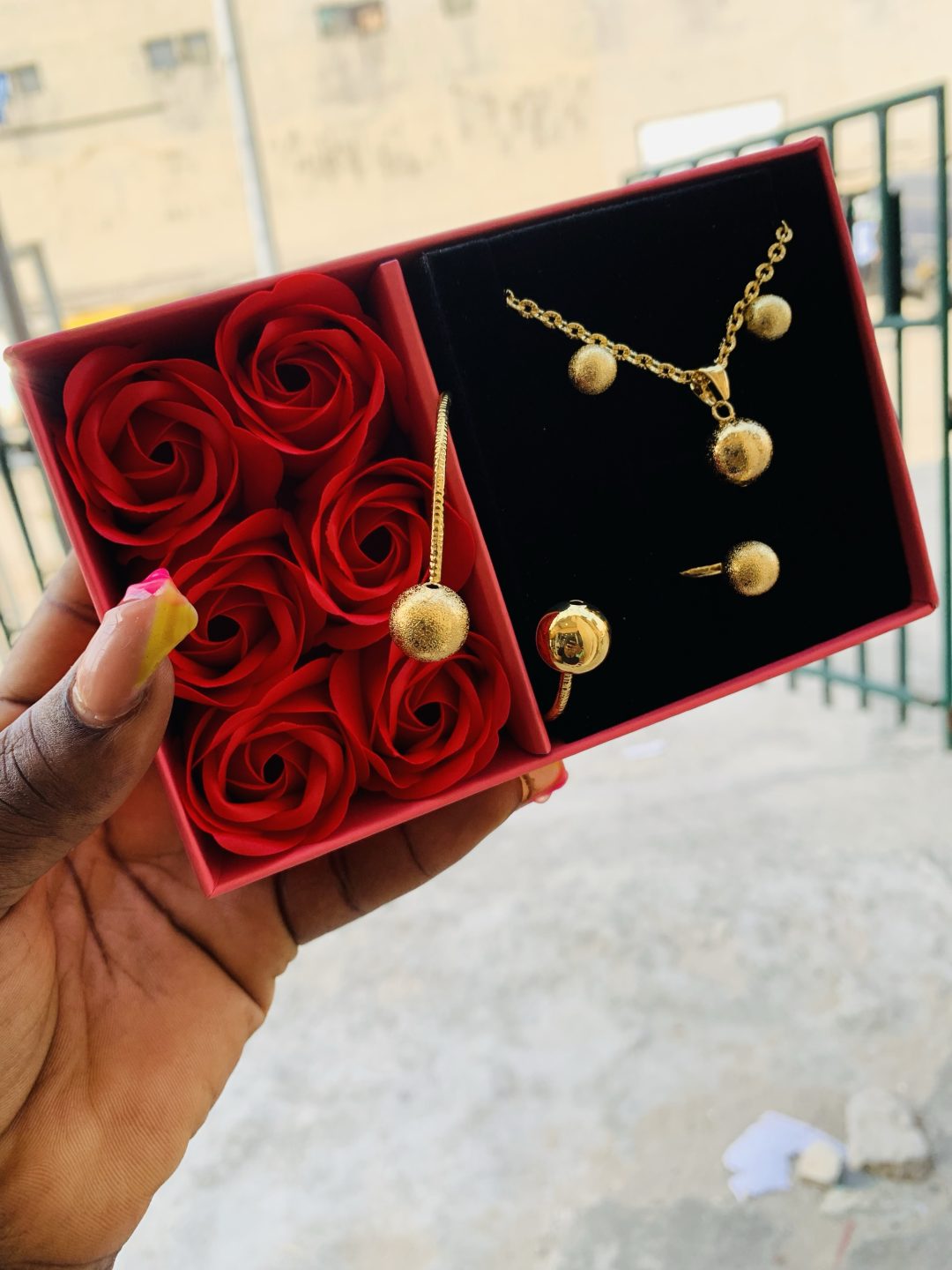 YUE Ming mini gold set with exact box - Image 2