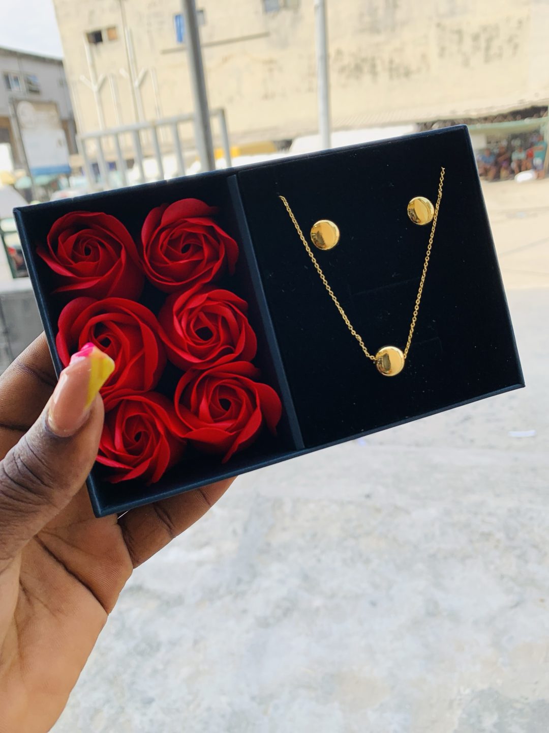 YUE Ming mini gold set with exact box