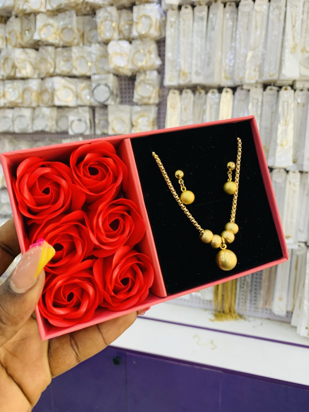 YUE Ming gold set with exact box - Image 3
