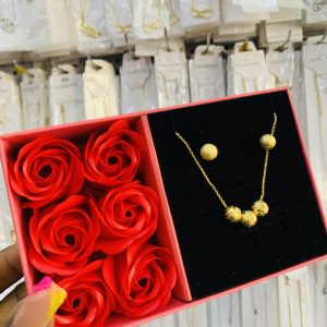 YUE Ming mini gold set with exact box