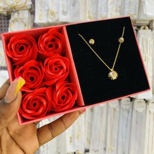 YUE MING mini gold set with exact box