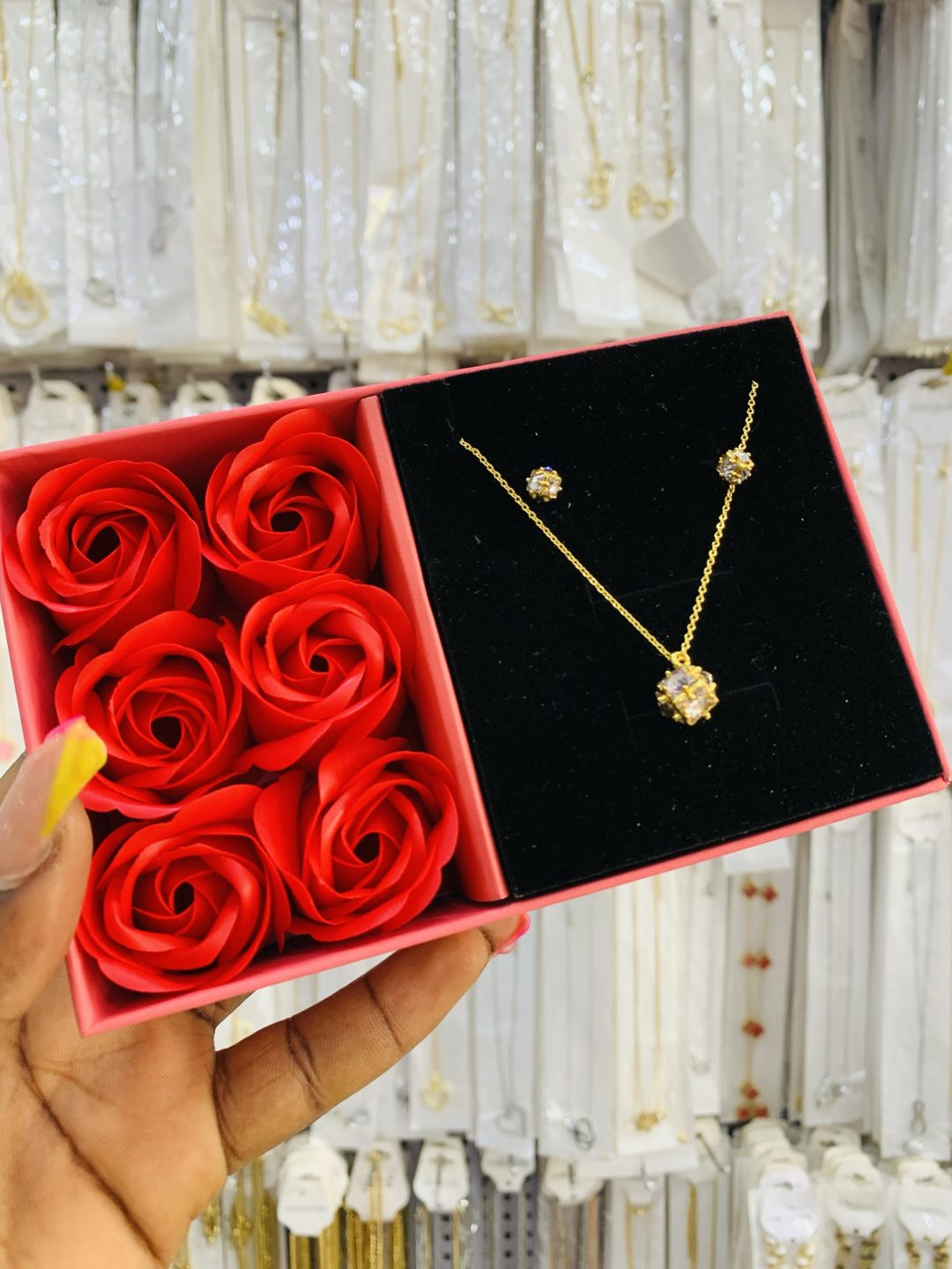 YUE MING mini gold set with exact box - Image 4