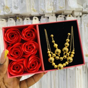 YUE MING gold set with exact box