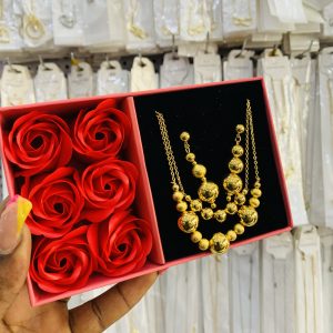 YUE MING gold set with exact box