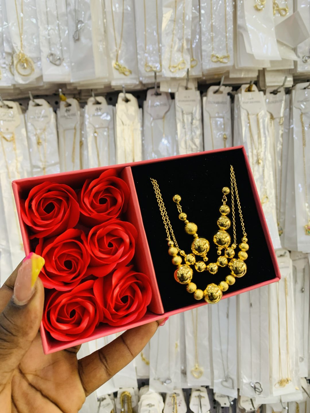YUE MING gold set with exact box - Image 3