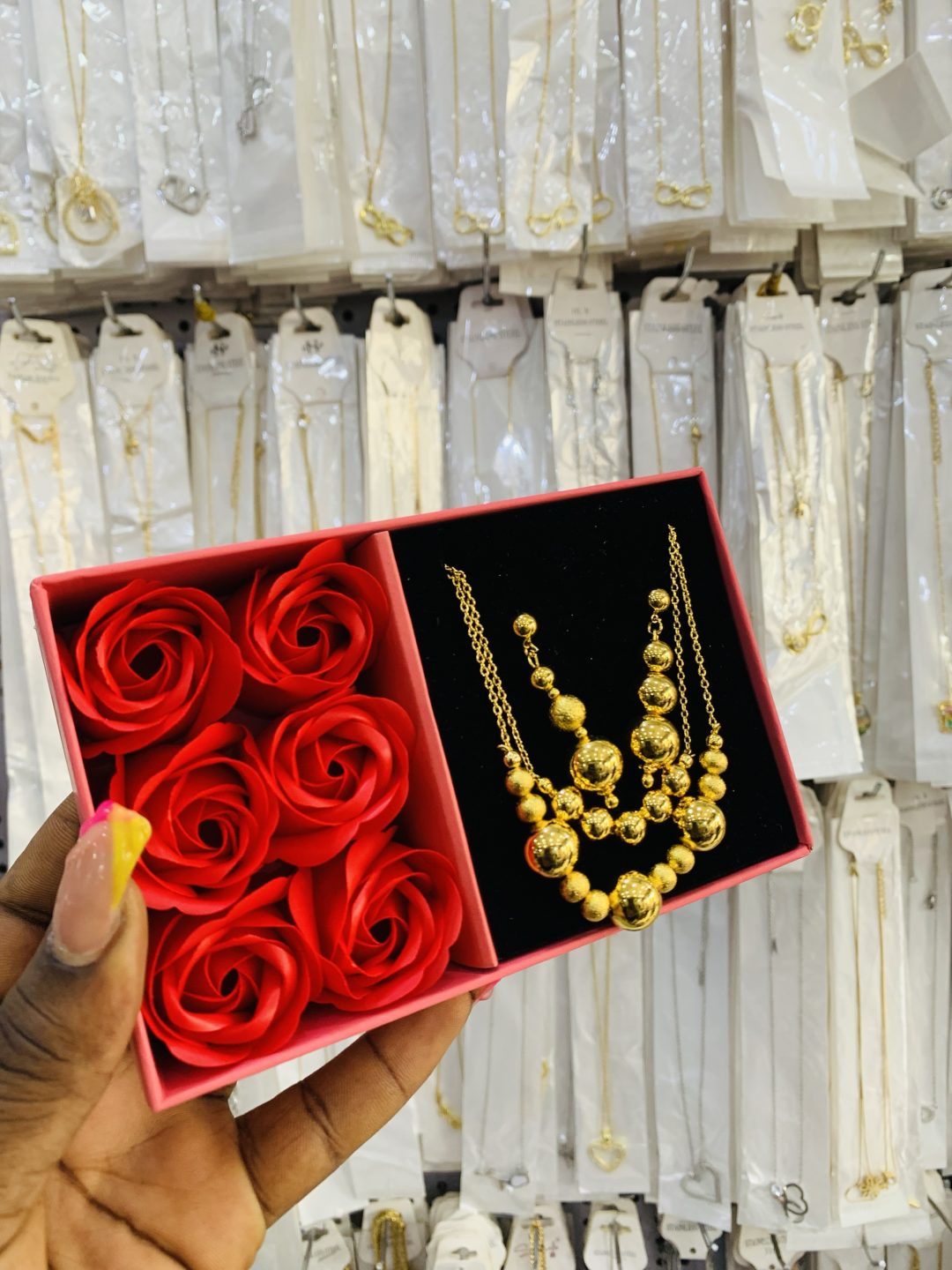 YUE MING gold set with exact box - Image 5