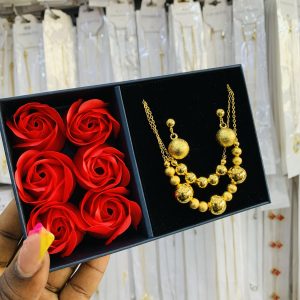 YUE MING gold set with exact box
