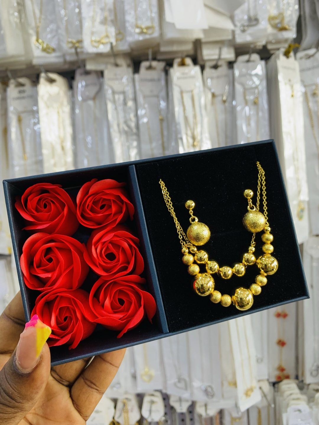 YUE MING gold set with exact box - Image 3