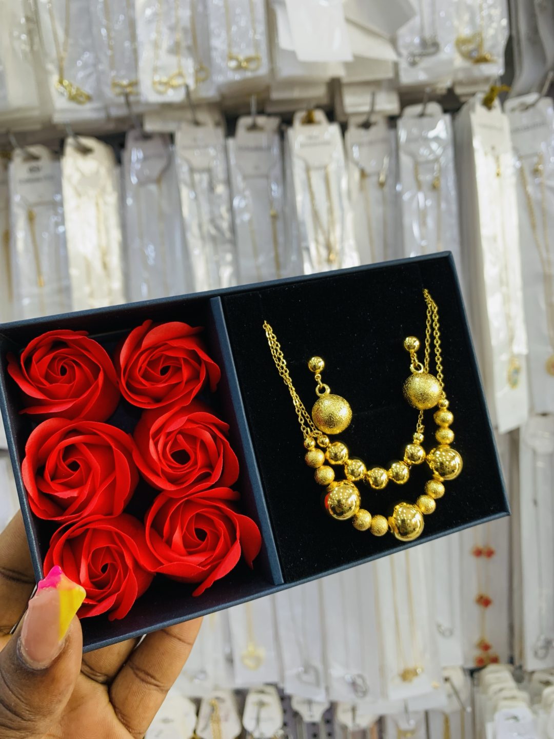 YUE MING gold set with exact box - Image 4