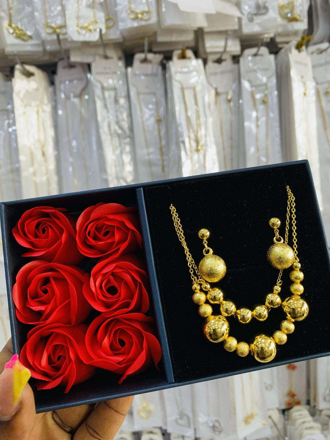 YUE MING gold set with exact box - Image 5