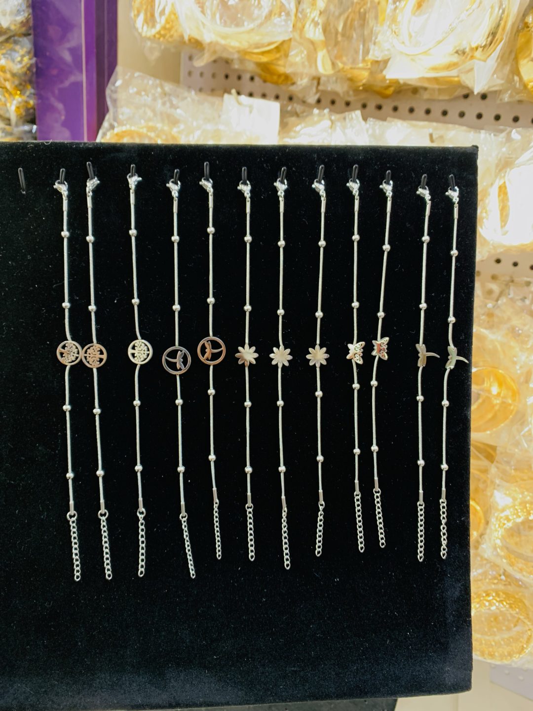 A dozen of mixed steel silver bracelets - Image 3