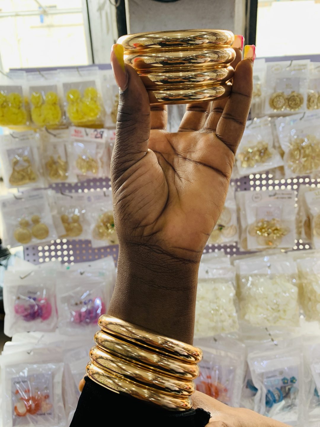 4in Lumina gold fashion bangle - Image 2