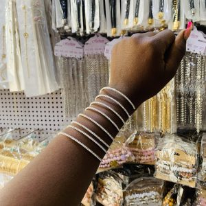 8 Roll silver stoned spiral bangle 002