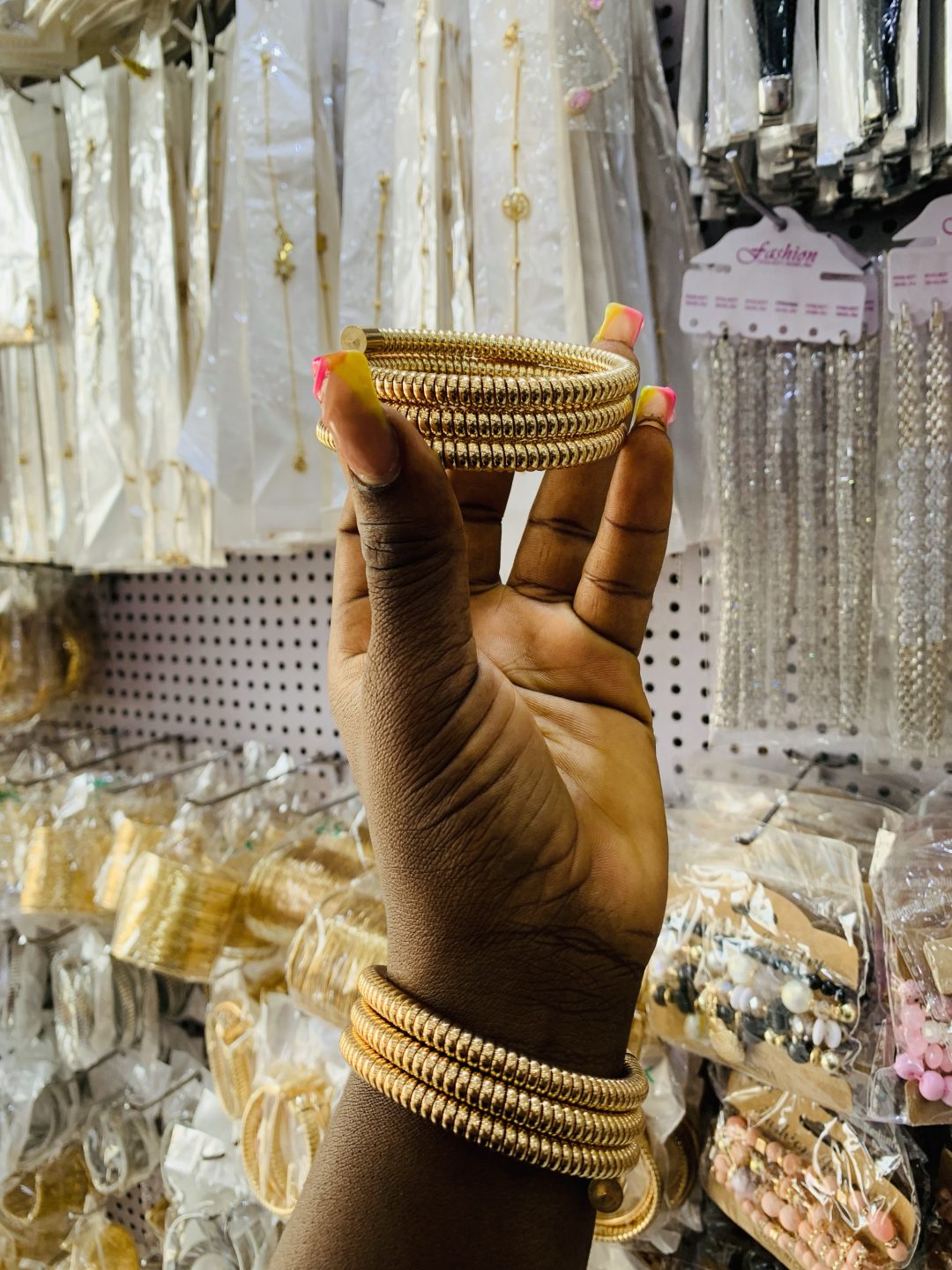 Gold spiral bangle - Image 2