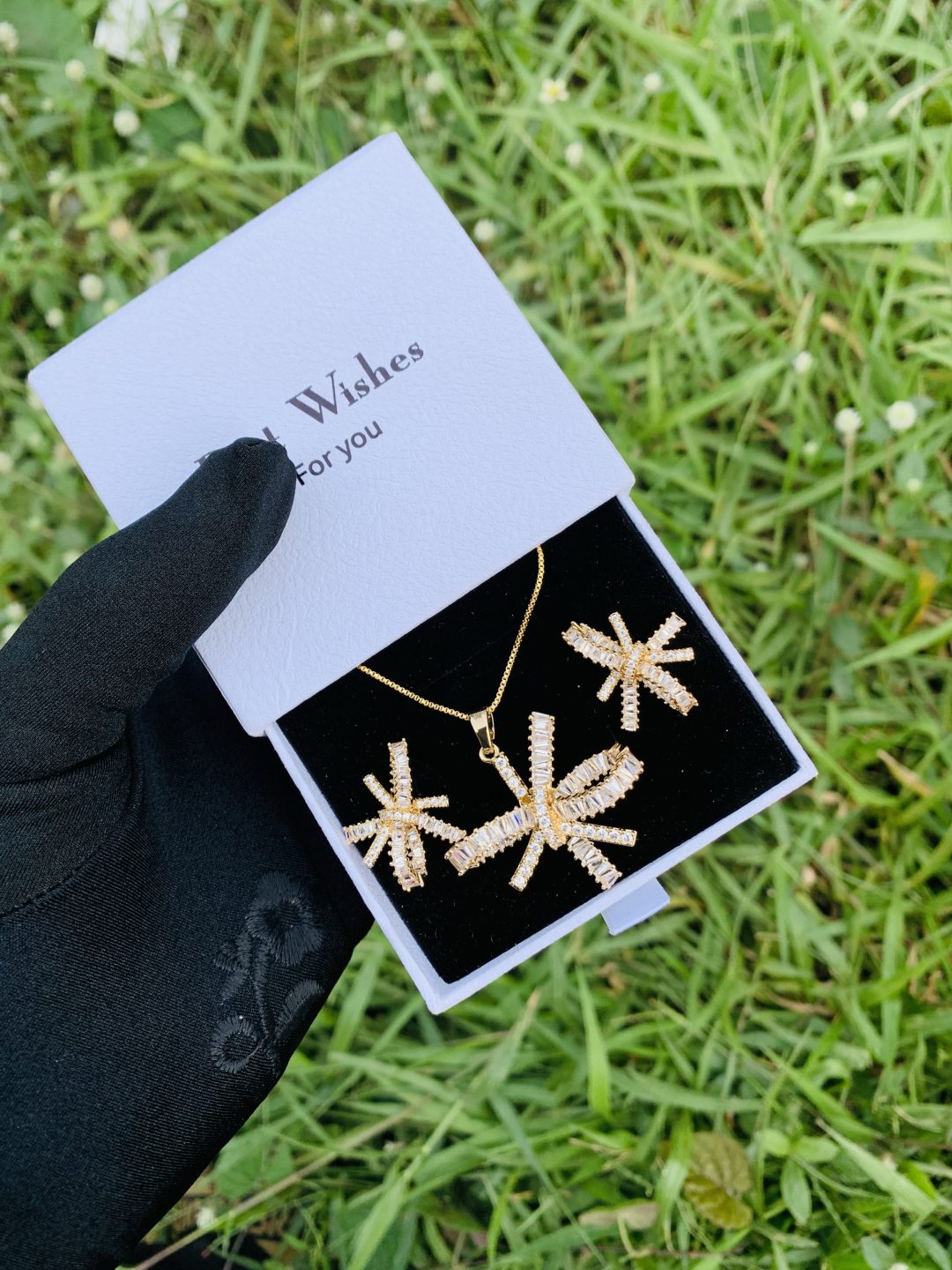 We lady gold set with best wishes box 005