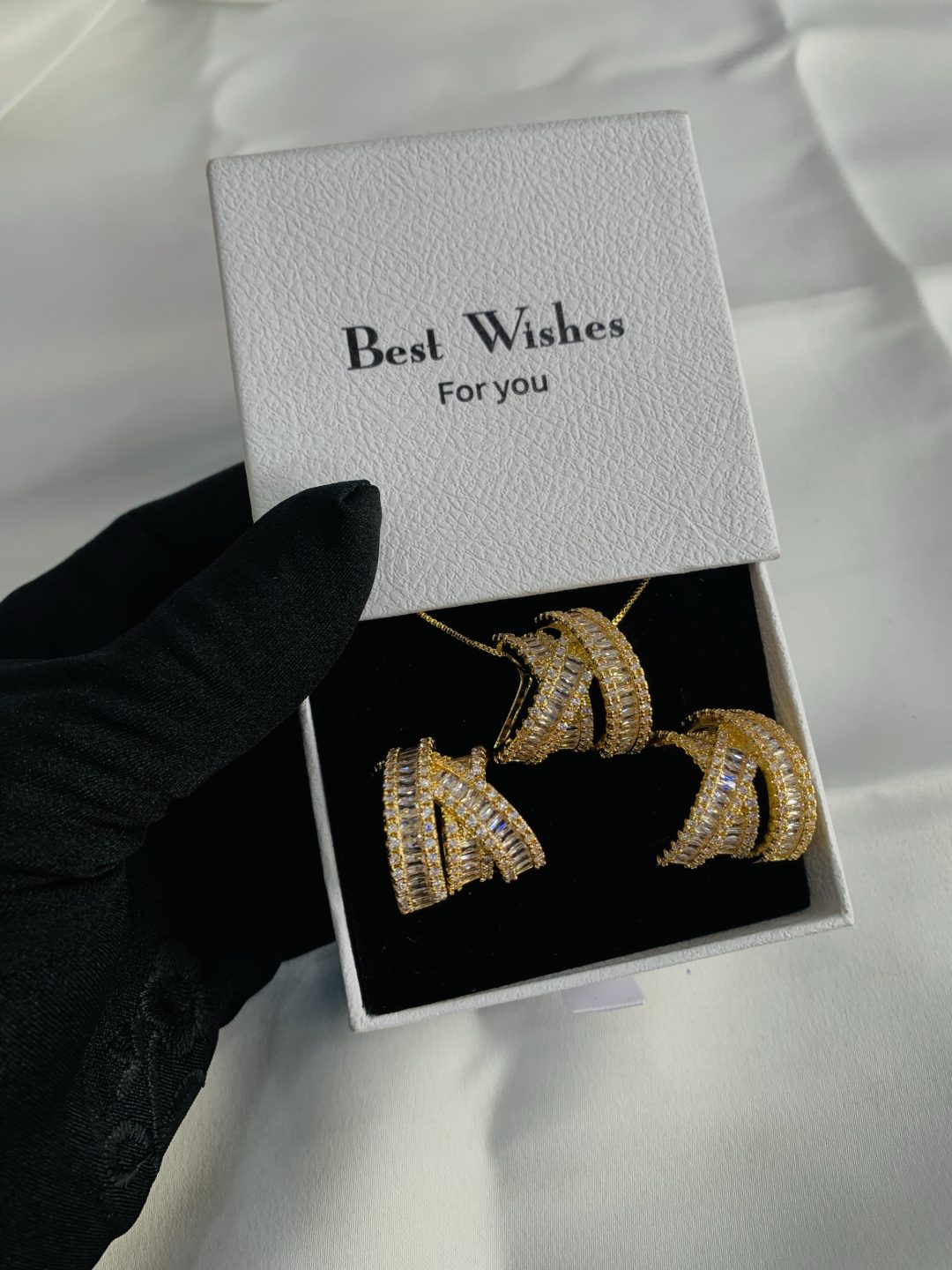 We lady set with best wishes box