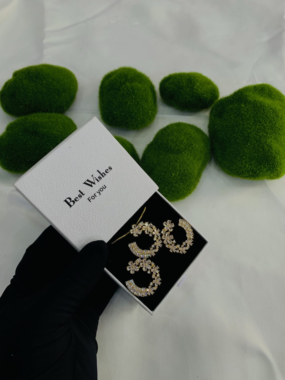 We lady set with best wishes box