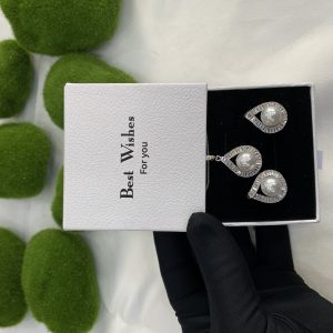 We lady set with best wishes box