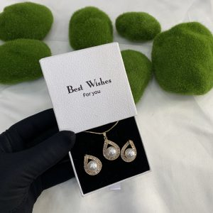 We lady set with best wishes box
