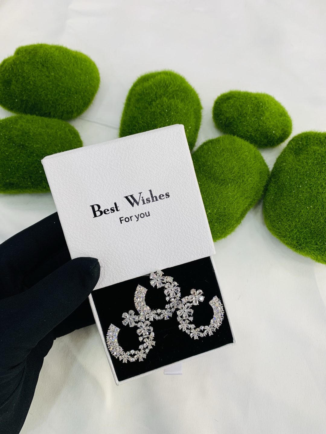 We lady set with best wishes box