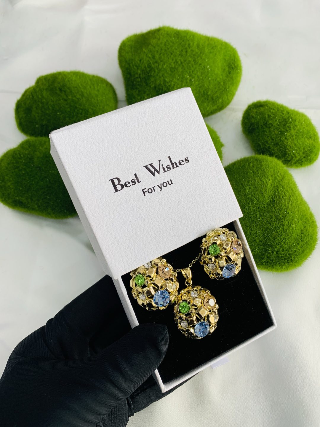We lady set with best wishes box 011