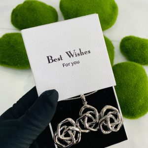 We lady set with best wishes box 010