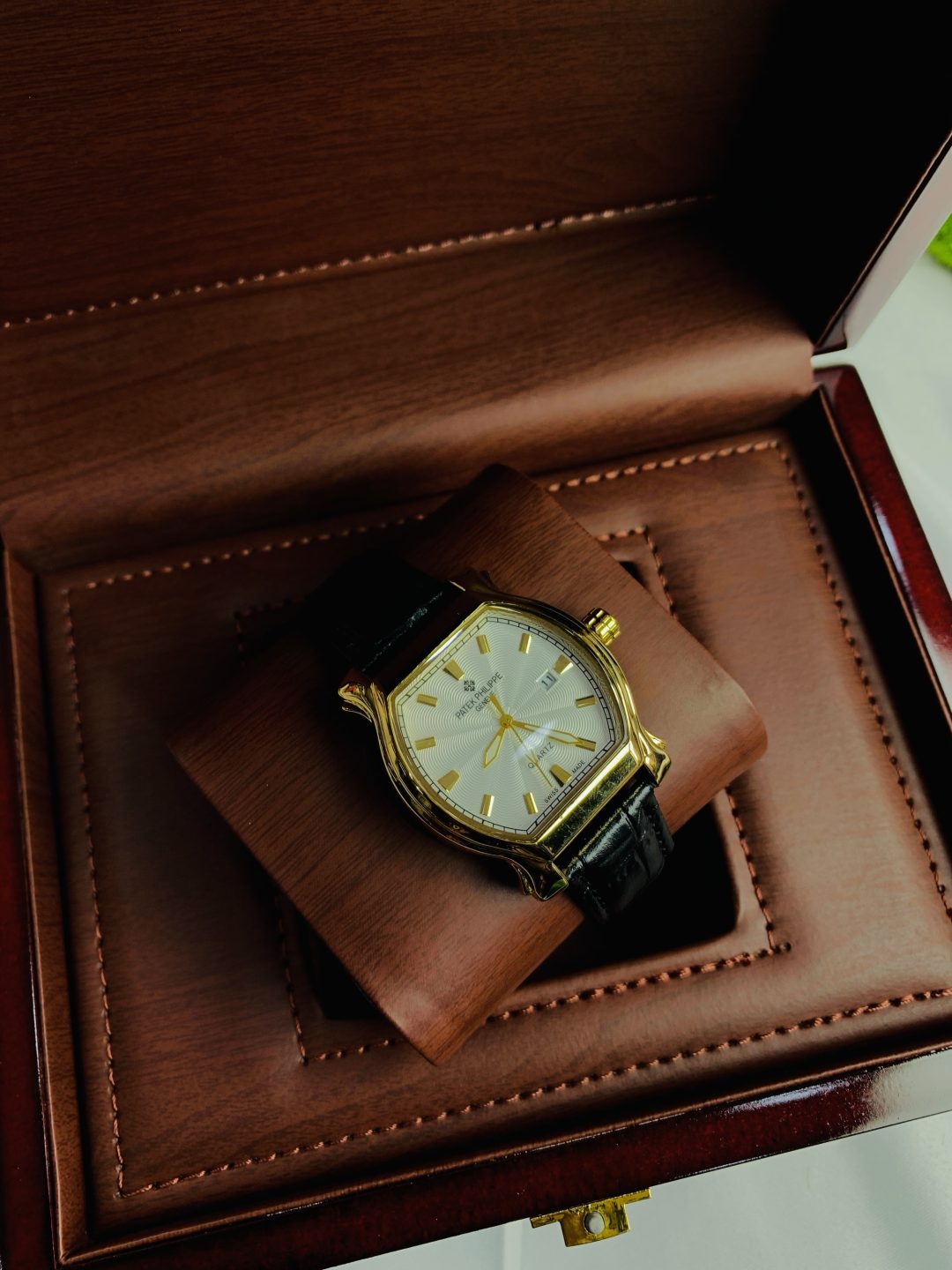 Patek Philippe Geneve with Formica box